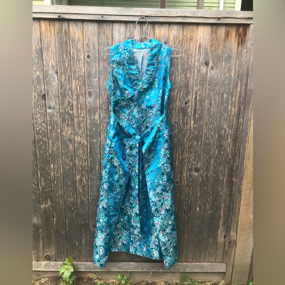 Dresses & Skirts - Beautiful teal satin maxi